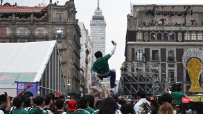 Aficionados abarrotan Bellas Artes y el Fan Fest CdMx para ver el partido México vs Corea del Sur.