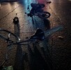 Motocicleta y bicicleta que estuvieron involucradas en un aparatoso accidente en el bulevar Ejército Mexicano.
