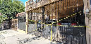 Domicilio resguardado ante investigaciones por hallazgo de matrimonio sin vida
