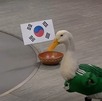 Merlín el pato haciendo pronóstico entre México y Corea del Sur