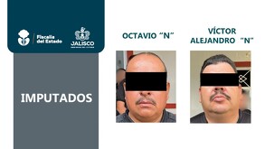 Ficha de imputación de la Fiscalía de Jalisco con las fotos de los oficiales Octavio 'N' y Víctor Alejandro 'N' con los ojos censurados por un recuadro negro