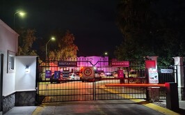 Cuerpos de rescate atendiendo el reporte de la detención de un presunto ladrón en el fraccionamiento Puerta Real.