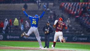 Jugadores de Charros y diablos en partido