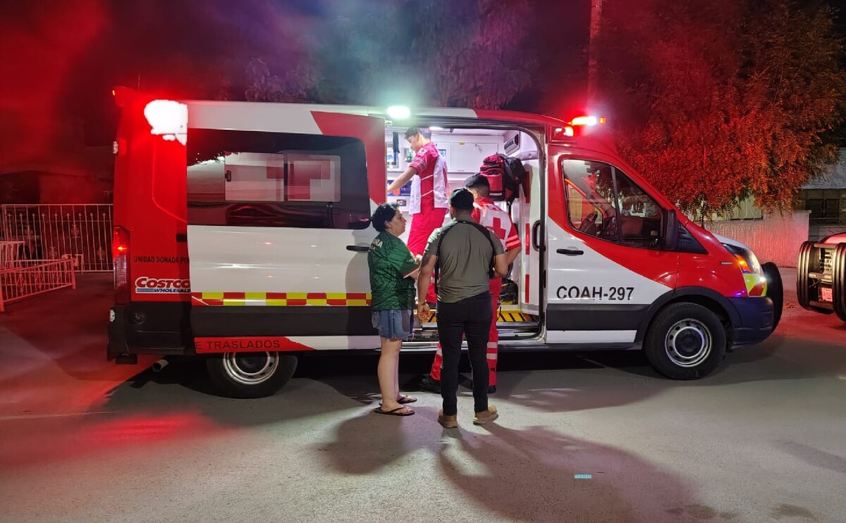 Ambulancia llevándose a herido con arma blanca.