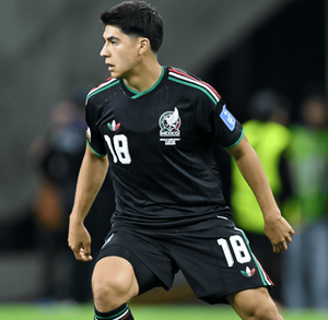 El joven mediocampista vivió su primera experiencia mundialista al ingresar con la Selección Mexicana en el torneo más importante del fútbol internacional.