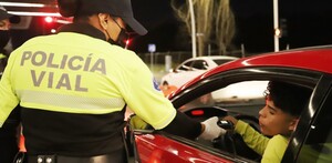 Hombre en prueba de alcoholemia
