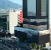 El Waterford Hospital fue concebido como un edificio de 19 niveles, con ocho quirófanos y 150 consultorios