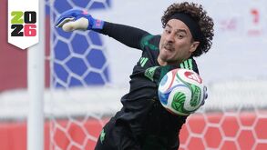 Memo Ochoa entrenando con la Selección Mexicana.