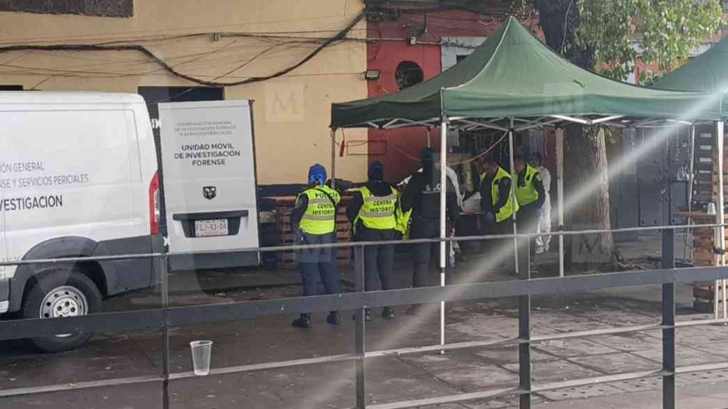 Peritos de la Fiscalía investigan en Plaza Garibaldi