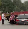 Policías de Escobedo rescataron a una familia que quedó varada en un automóvil durante la tormenta registrada este viernes.