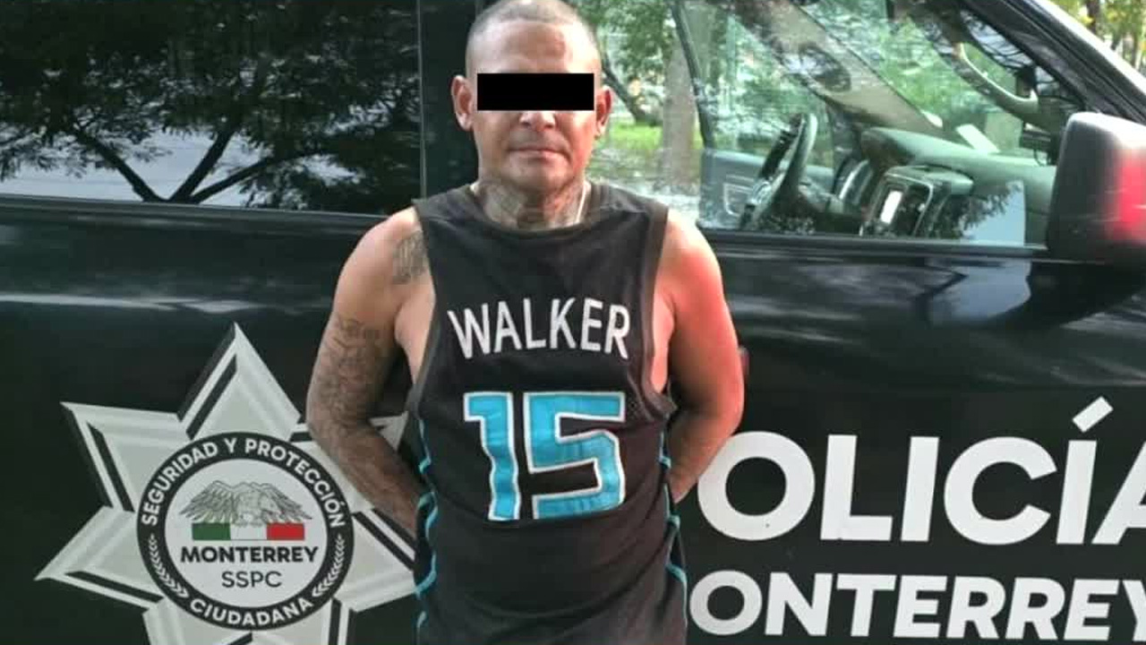 Elementos de la Policía de Monterrey detuvieron a Ricardo Humberto L., de 53 años, señalado por atacar con un machete a un joven de 23 años.