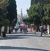 Familias brindan y comparten recuerdos de sus padres.
