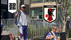 Jugadores de la Selección de Japón despidiéndose del hotel de Monterrey.