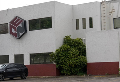 El operador fue localizado sin vida dentro de la cabina; el dictamen forense aclaró qué ocurrió.