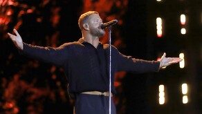 Imagine Dragons cantando en Monterrey.