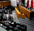 Las distintas bancadas del Congreso de Nuevo León confrontaron posturas en torno al futuro del organismo de transparencia InfoNL.