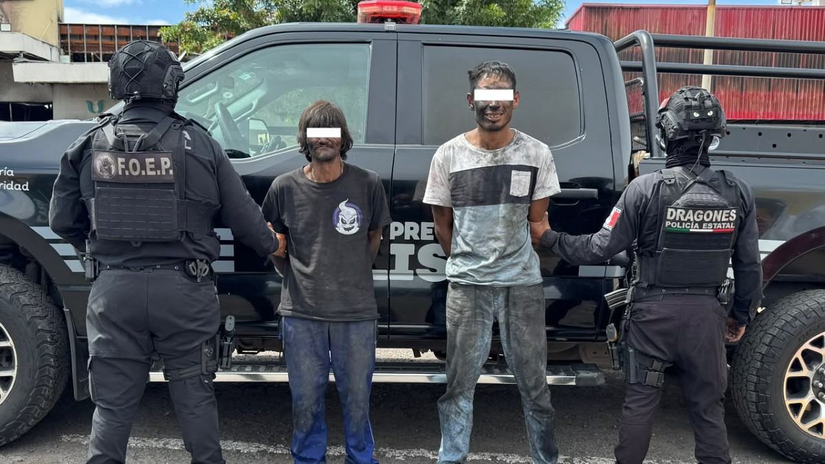 ¿De película? Dos sujetos intentaron saquear un banco en El Salto ocultándose en los ductos de aire, pero la Policía de Jalisco los acorraló en el techo.