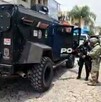 Patrulla de la Policía del Estado de Jalisco con militares del Ejército Mexicano durante operativo de seguridad en Tlaquepaque