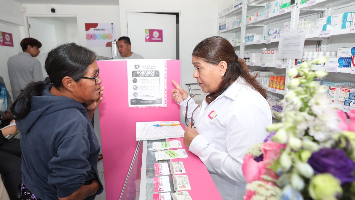 Persona acude a la unidad médica y personal de salud le atiende