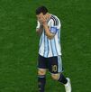 Lionel Messi lamentándose por fallar penal, Messi penalti, Messi falla penalti