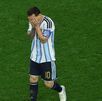 Lionel Messi lamentándose por fallar penal, Messi penalti, Messi falla penalti