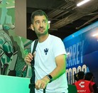 Nicolás Sánchez en el tunel de un estadio de la Liga MX.