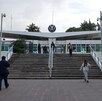 trabajadores de la planta de volkswagen en puebla caminan en la entrada