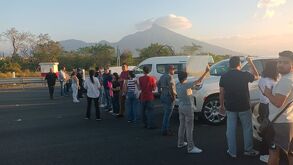 Vecinos manifiestan ante prolongados cortes de luz