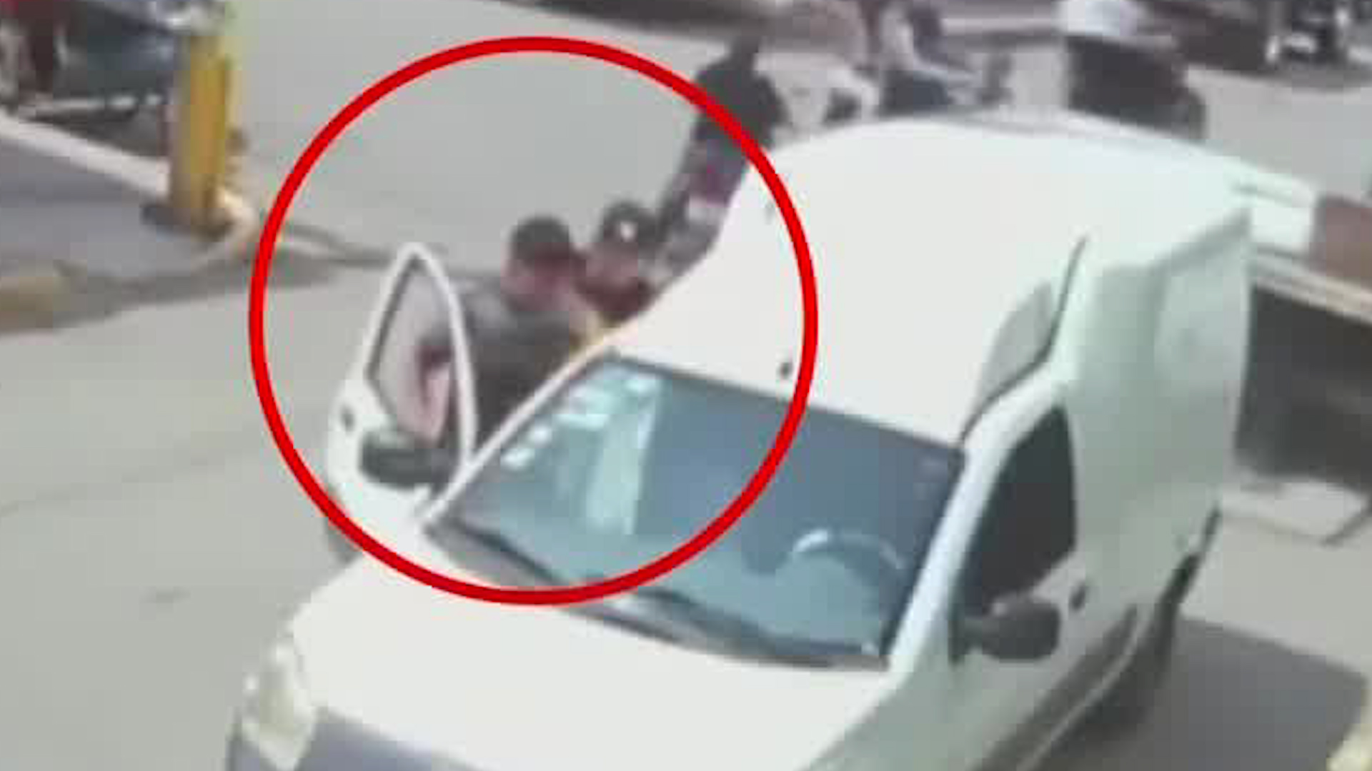Vendedor ambulante apuñala joven en transporte de Chicoloapan por rechazar compra de dulces. Víctima con lesiones graves fue intervenida de emergencia.