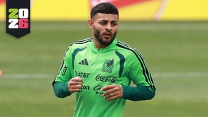 Alexis Vega entrenando con la Selección Mexicana durante el Mundial 2026.
