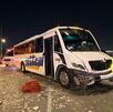 Una falla en un remolque terminó en un fuerte accidente sobre el periférico LEA; el impacto lanzó la camioneta con una familia a bordo.