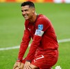 Cristiano Ronaldo de rodillas en el terreno de juego durante el partido de Portugal vs Uzbekistán del Mundial 2026.