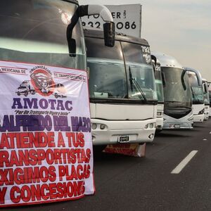 Marcha y bloqueos transportistas en CdMx y Edomex