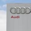 logotipo de audi méxico con los cuatro aros en la planta ubicada en puebla
