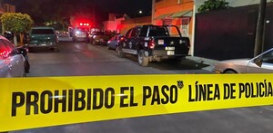 Área acordonada en escena del crimen.
