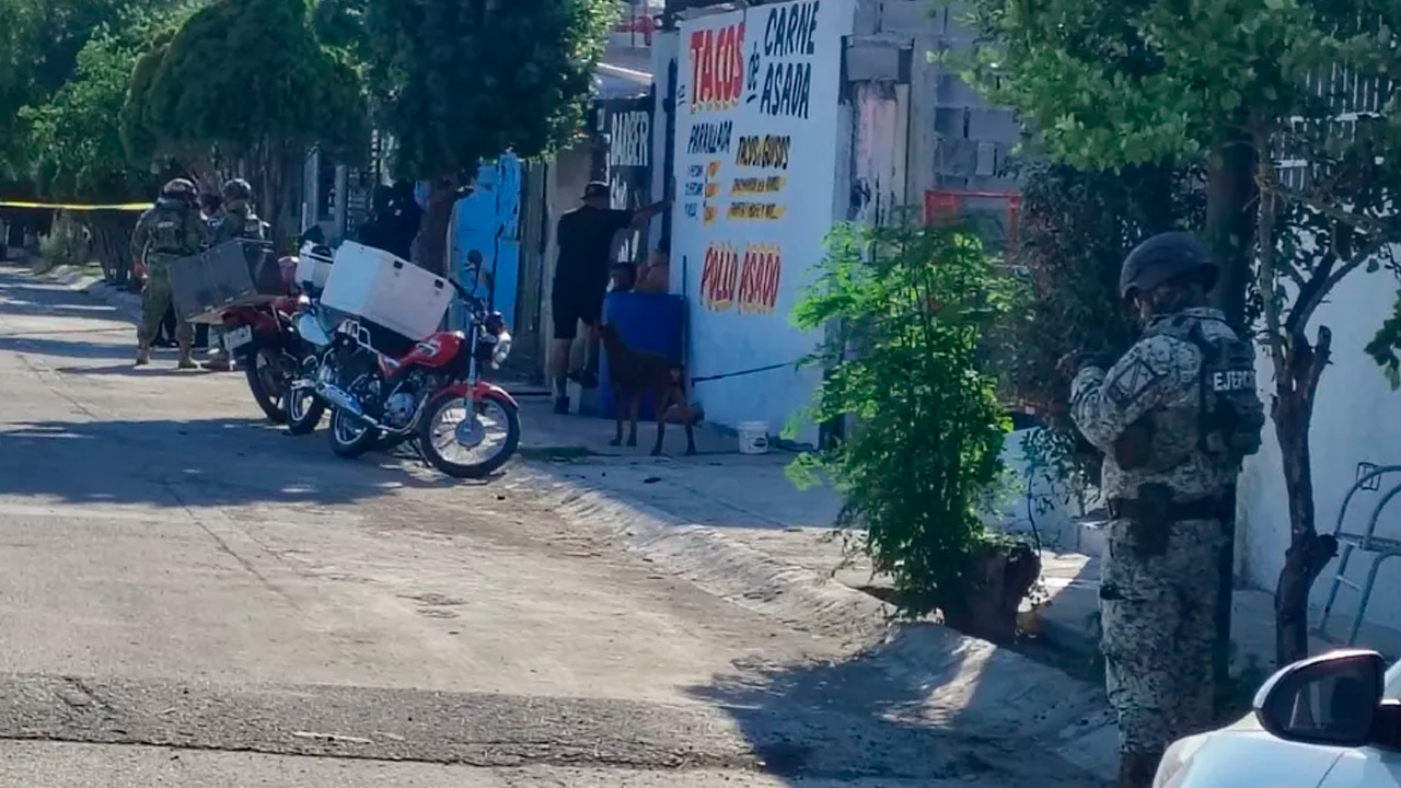 Un hombre fue encontrado sin vida al interior de su vivienda en la colonia Colinas del Aeropuerto, en Pesquería.