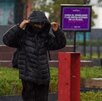 Los habitantes de la Ciudad de México han tenido que salir con chamarras debido a las fuertes lluvias que se han presentado.
