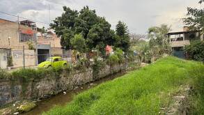 Una imagen del canal que se encuentra cercano a la colonia de La Martinica