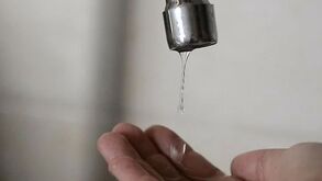 baja presión de agua.
