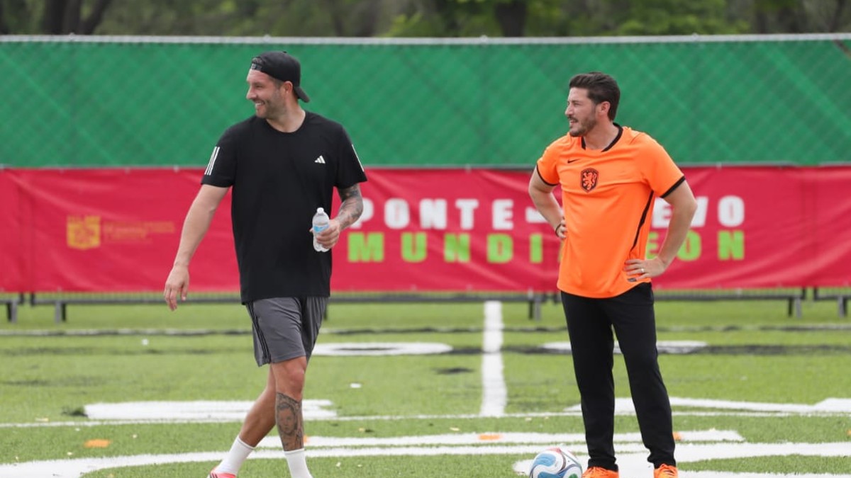André-Pierre Gignac durante el partido amistoso con Samuel García.