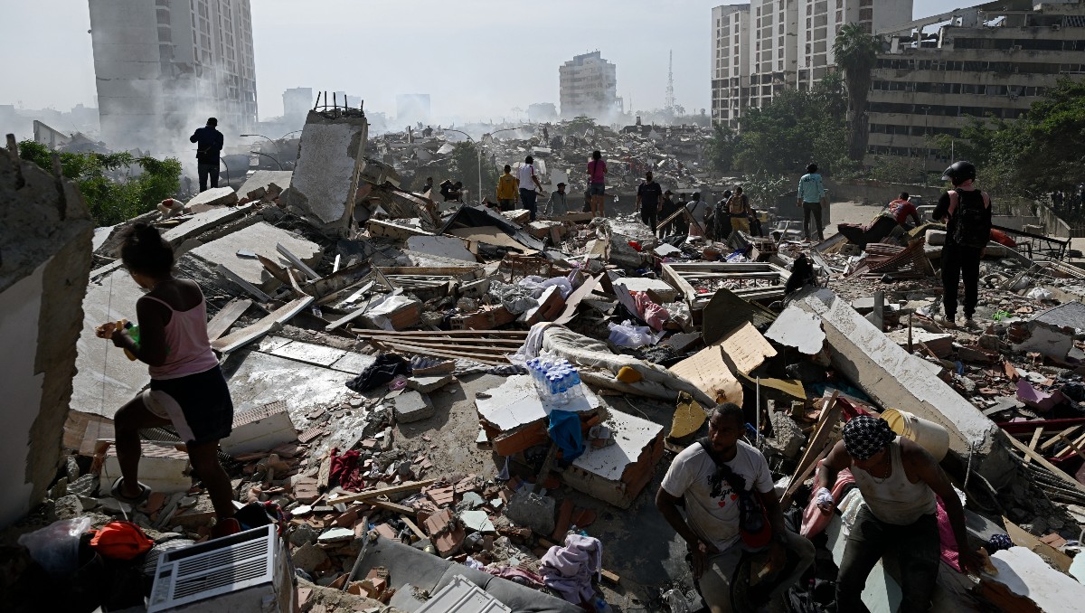 Dos terremotos causaron estragos en Venezuela la noche de este miércoles causando derrumbes en edificios y cerca de 200 muertes.