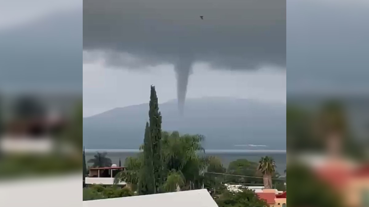 Fenómeno de tromba marina sorprendió en el Lago de Chapala, generando lluvia local sin daños, tras rápida formación de celda de tormenta.