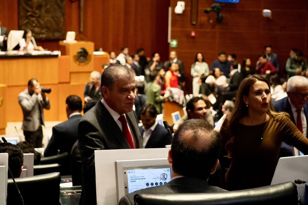 Manolo Jiménez ve en Miguel Riquelme experiencia y estabilidad para Torreón; el relevo también movería el Senado.