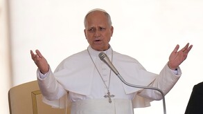 Papa León XIV celebra su audiencia general semanal en la Plaza de San Pedro en el Vaticano