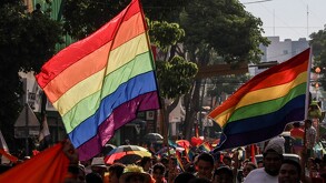 Integrantes de la comunidad LGBT asisten a la marcha del orgullo año tras año en la Ciudad de México.
