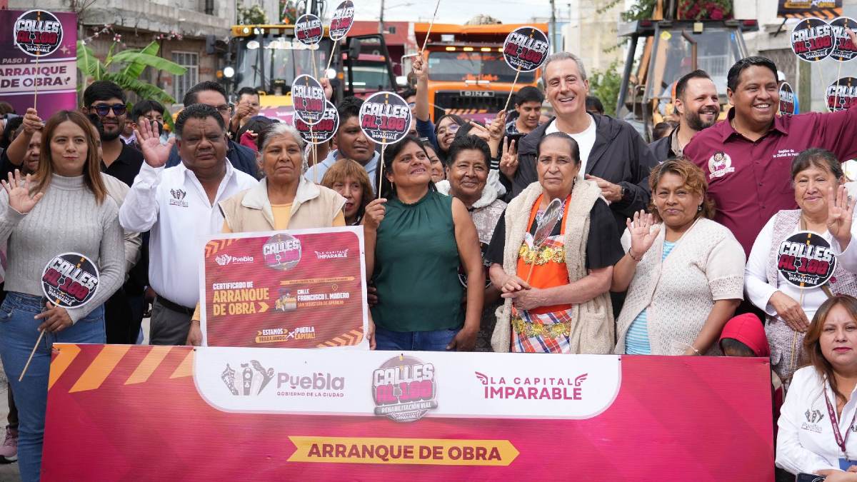 Restauración de una vialidad en San Sebastián de Aparicio con gente de la comunidad y Pepe Chedraui