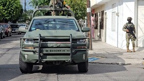 Elementos del Ejército y la Policía de Guadalajara sitiaron una calle en la colonia Morelos tras reportarse amenazas en una vivienda. Conoce los detalles.