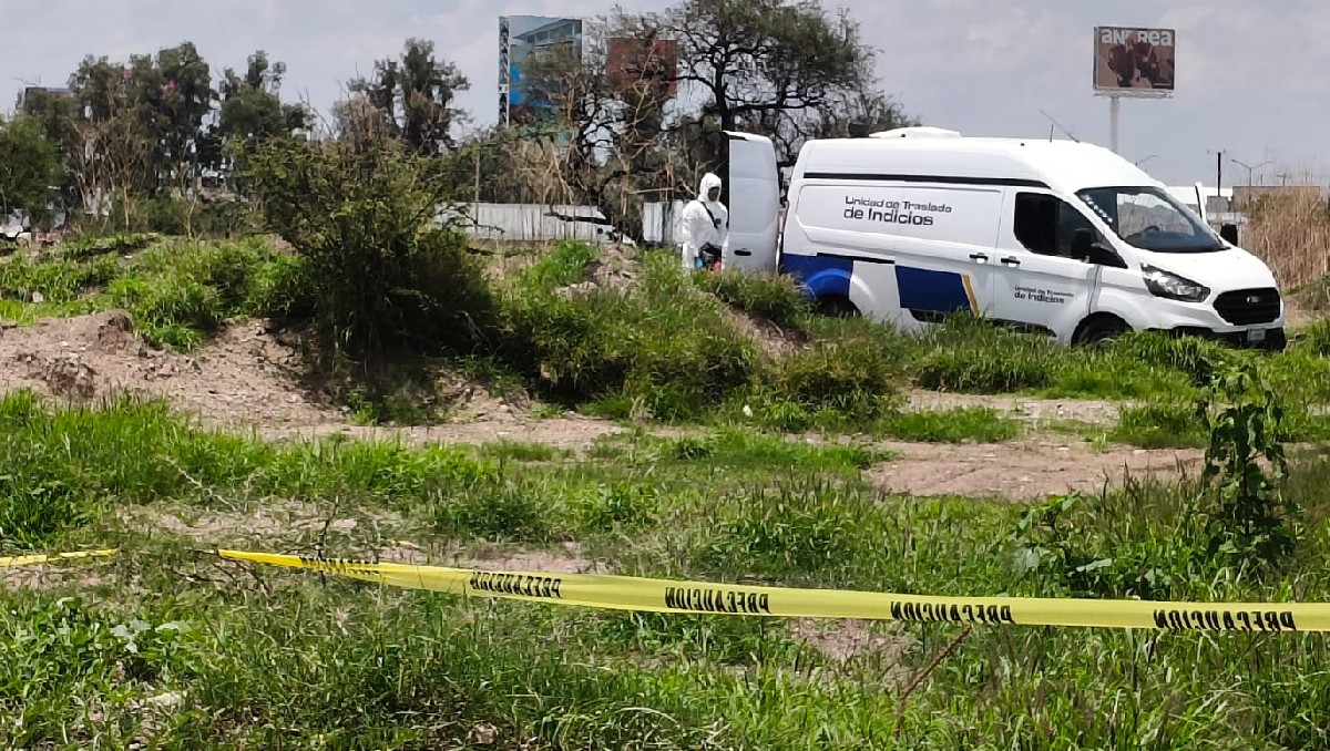 Hombre es encontrado sin vida y con una apuñalada en un lote baldío en León, Guanajuato