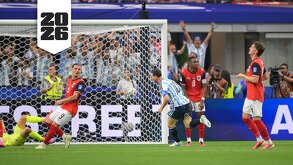 Lionel Messi anotando gol ante Austria en el segundo partido de Argentina en el Mundial 2026.