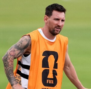 Lionel Messi entrenando con Argentina para enfrentar a Jordania en la jornada 3 de la Fase de Grupos en el Mundial 2026.